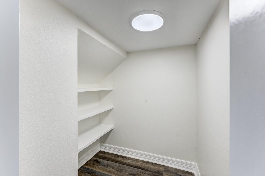 Building Photo - 410 N 4th St