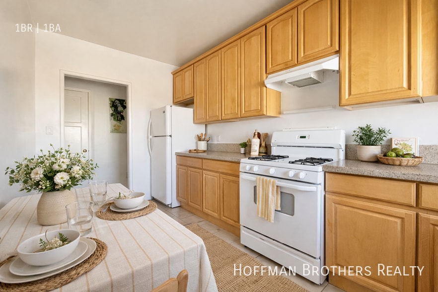 Building Photo - 706 N Curson Ave