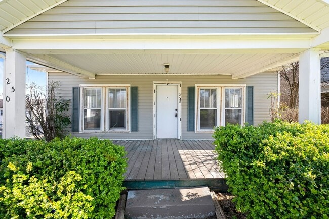 Building Photo - 2 Bedroom Home Near APSU Campus For Rent!