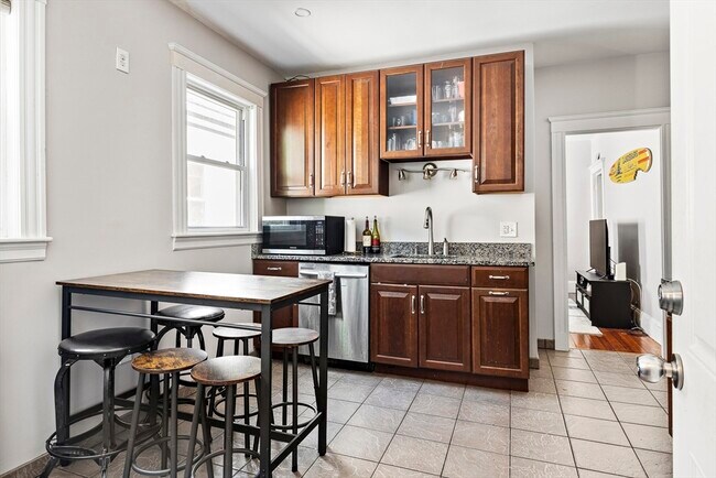 Building Photo - 39 Edison Green