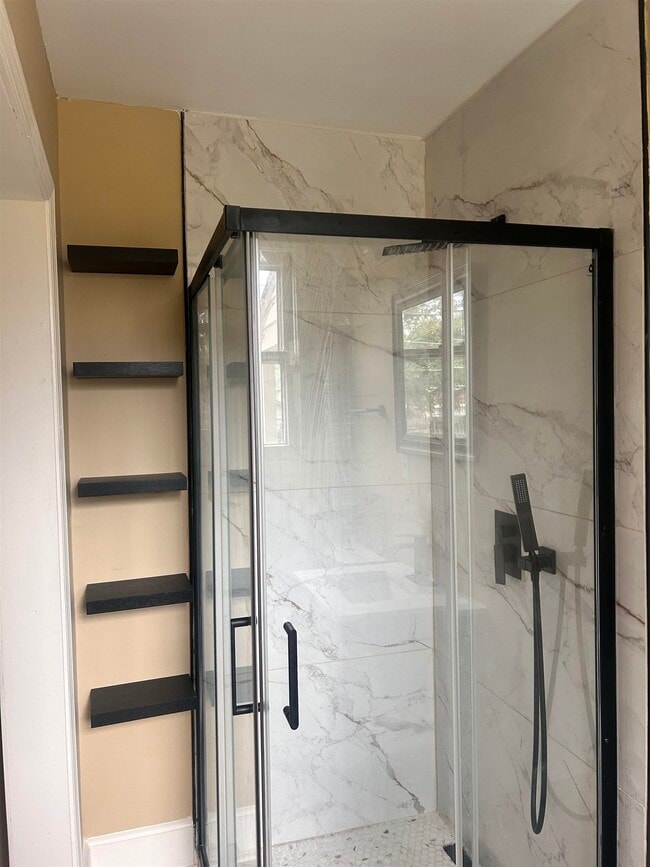 Building Photo - 1804 Foster Ave