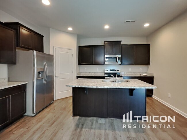Building Photo - 136 Yadkin St