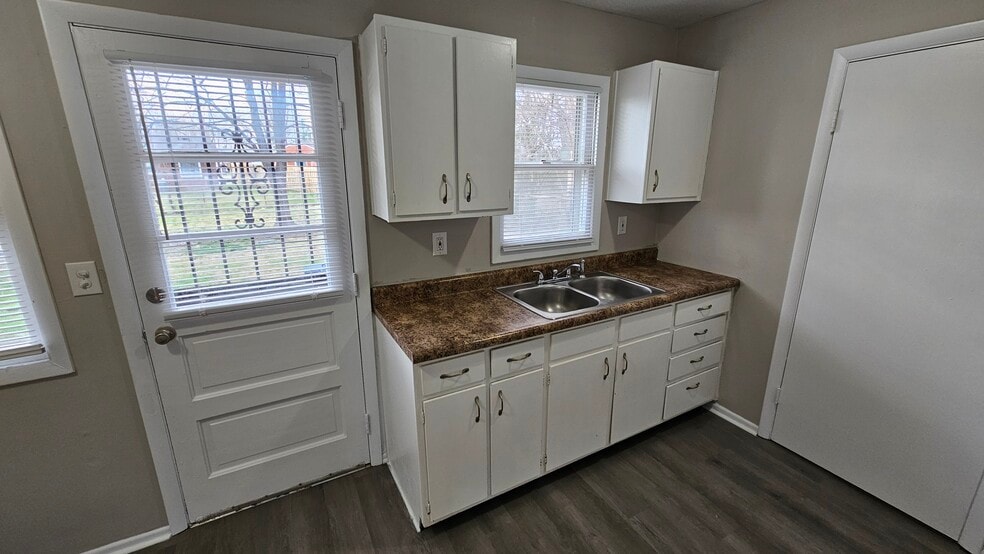 Kitchen - 5219 Garden Green Way