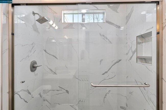 Building Photo - 618 Palomino Dr