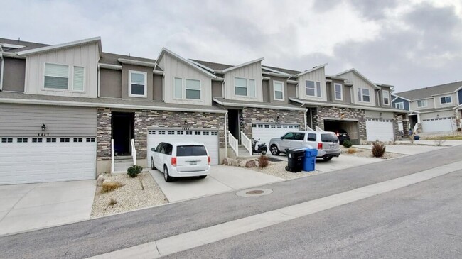 Primary Photo - 4 Bd 2.5 Bath Condo 2 Car Garage