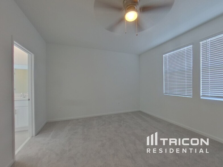 Building Photo - 2056 Rider Rain Ln