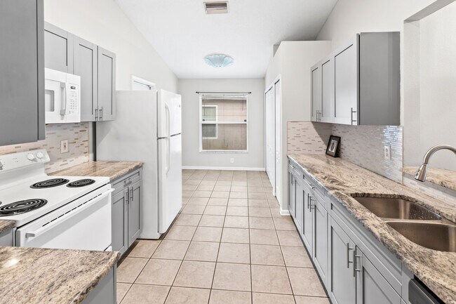 Building Photo - 10250 Hunters Haven Blvd
