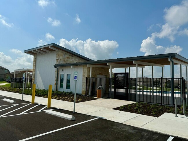 Building Photo - Modern 4-Bedroom Home with Community Pool ...