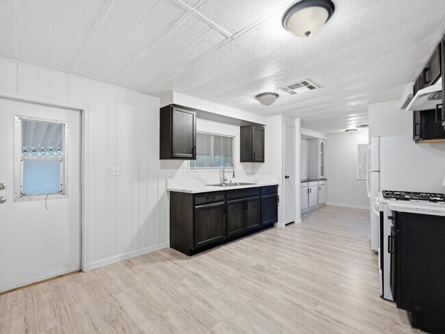 Building Photo - 1655 W Ajo Wy