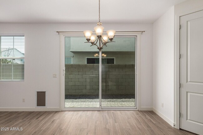 Building Photo - 5552 S Dillon