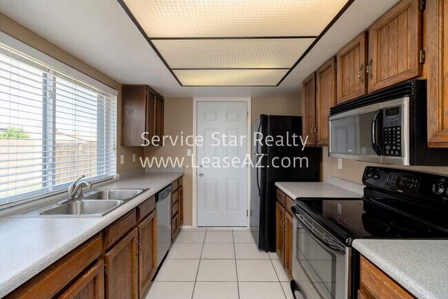 Building Photo - 16267 N 29th Dr