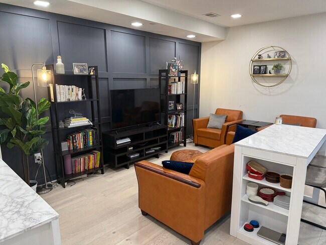 Building Photo - 1355 Bryant St NE