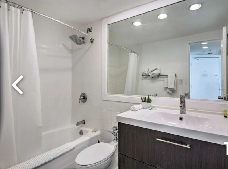 Building Photo - 5445 Collins Ave
