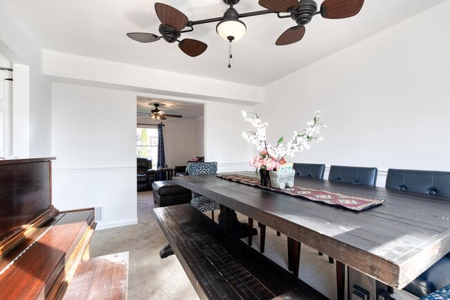 Building Photo - 10595 Blue Bell Way