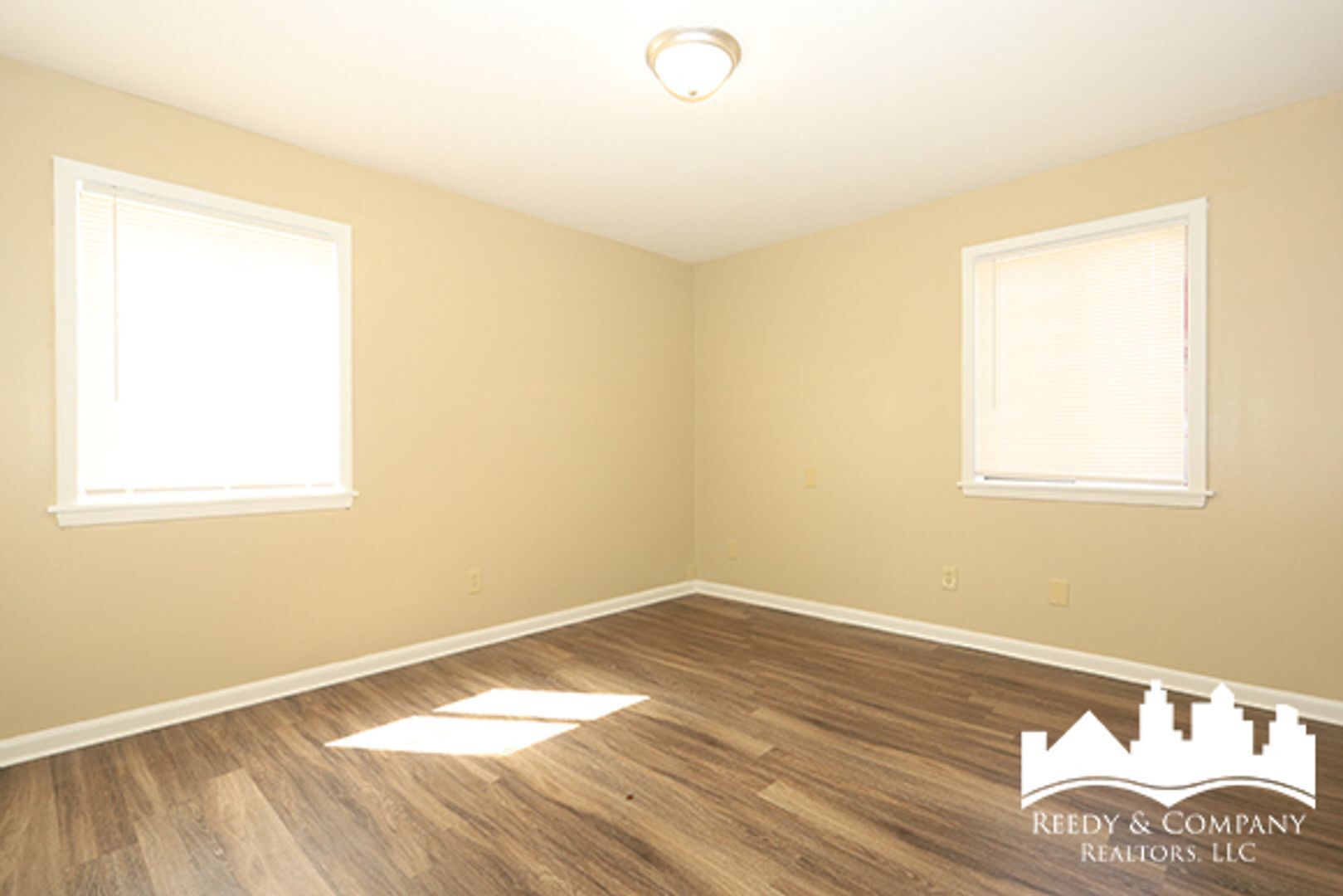 Building Photo - 1555 Staunton Dr
