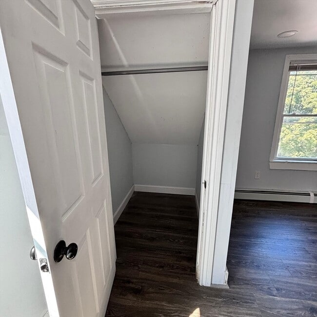 Building Photo - 100 Broad St