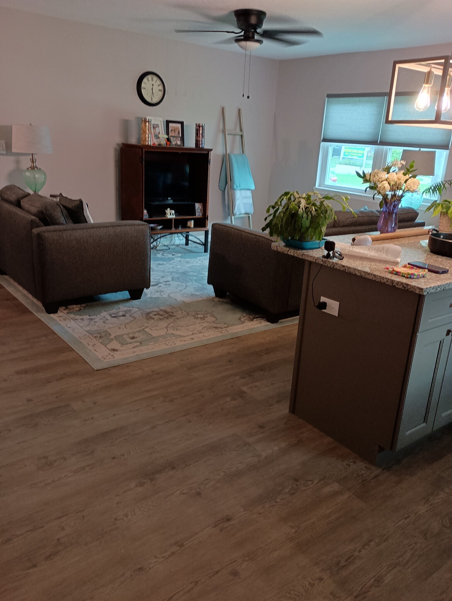 Building Photo - 5527 Oriole Ave