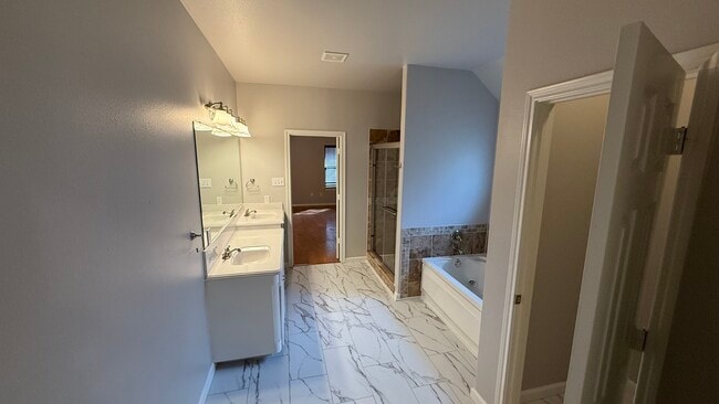 Building Photo - 1416 Shirley Way