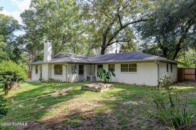 Building Photo - 108 Frances Ave