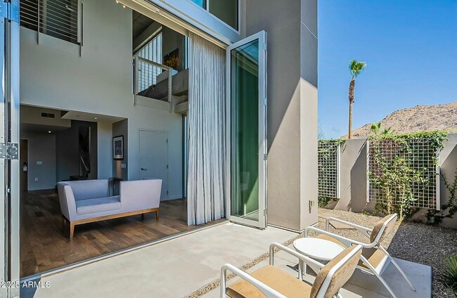 Building Photo - 5455 E Lincoln Dr