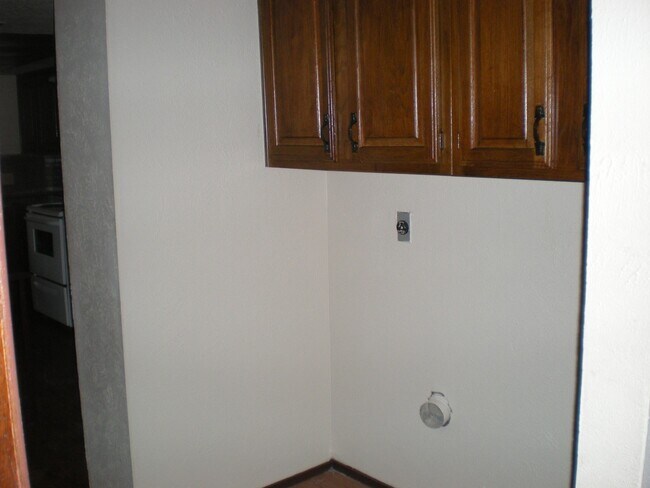 Building Photo - 15803 Samoa Way