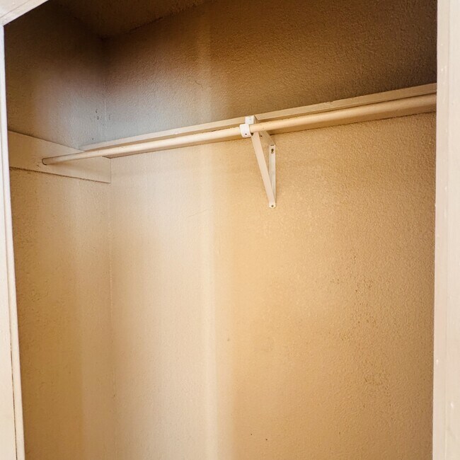 Building Photo - 4024 Howard St