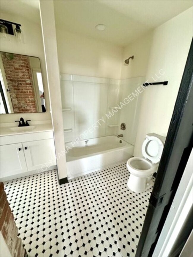 Building Photo - 701 W Galena St