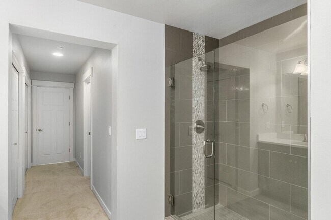 Building Photo - 6 Bedroom Home in Brookside at the Woodlands