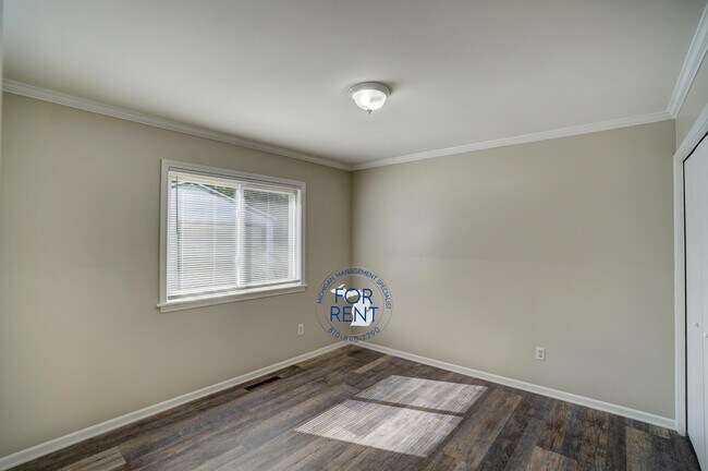 Building Photo - 3717 Larchmont St