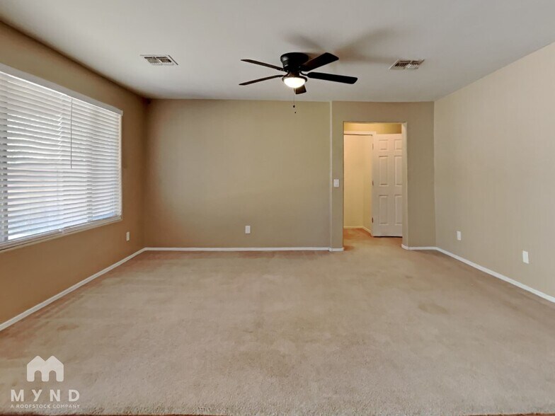 Building Photo - 4732 W Dill Ave