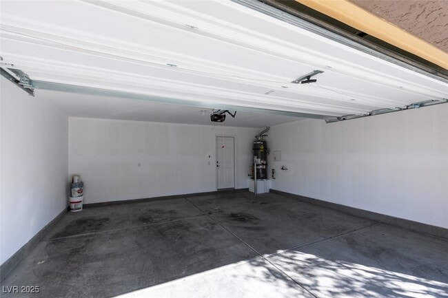 Building Photo - 5164 Steep Cliffs Ave