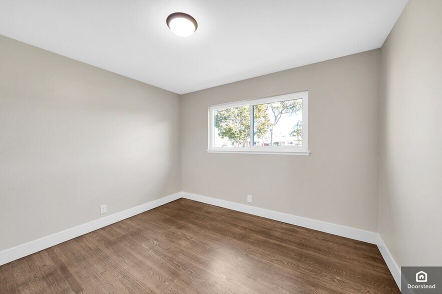 Building Photo - 25579 Calaroga Ave