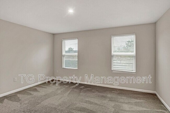 Building Photo - 5958 Creekside Crossing Dr