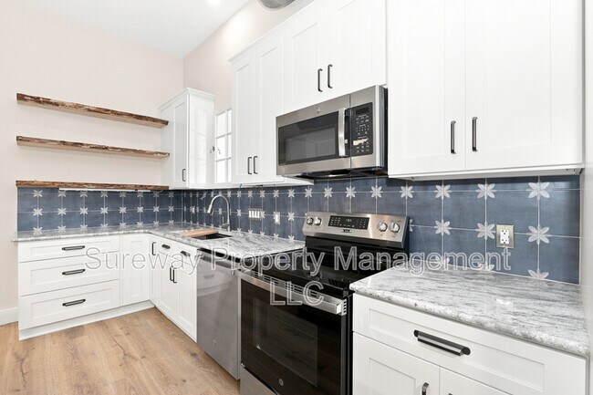 Building Photo - 5565 Pennell Rd