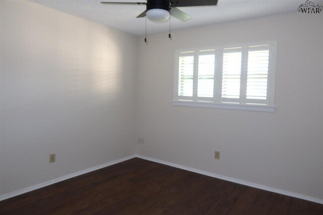 Building Photo - 4601 Misty Valley W