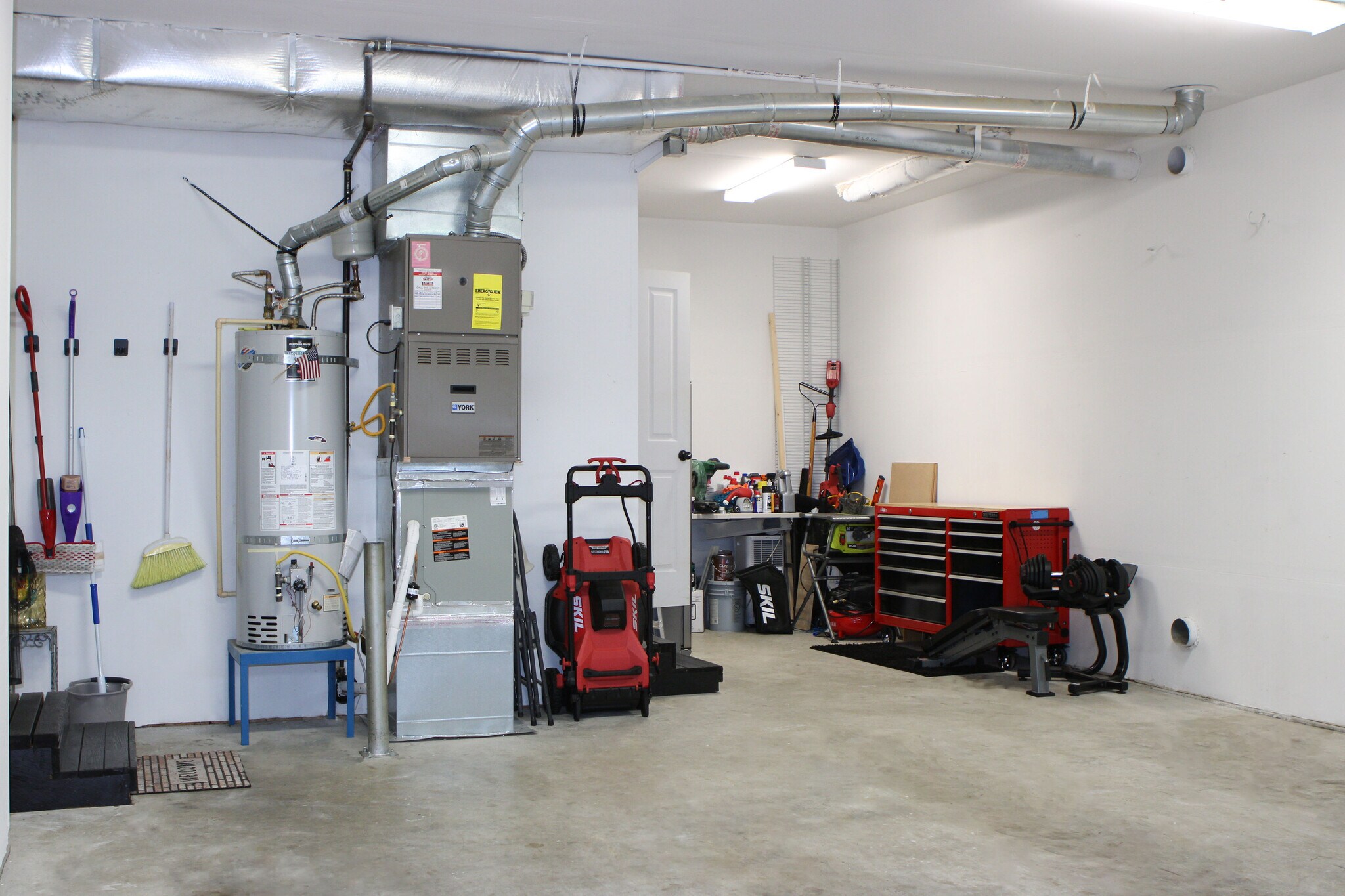 Building Photo - 7801 Rushmore Ave NE