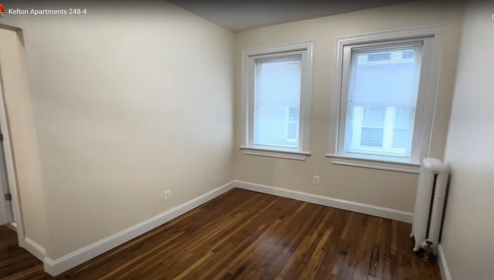 Building Photo - 208 Kelton St