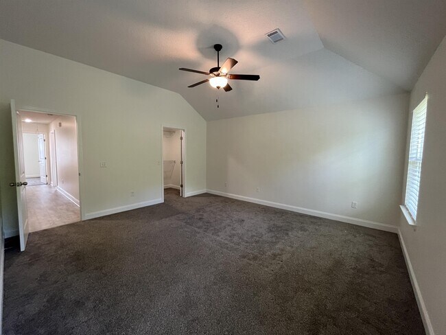 Building Photo - 679 Fairview Cir