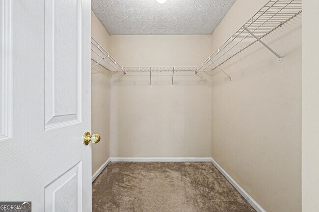 Building Photo - 375 Clairidge Ln SW