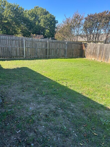 Building Photo - 420 Fox Dr