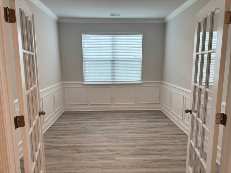 Building Photo - 7100 Shooting Star Way