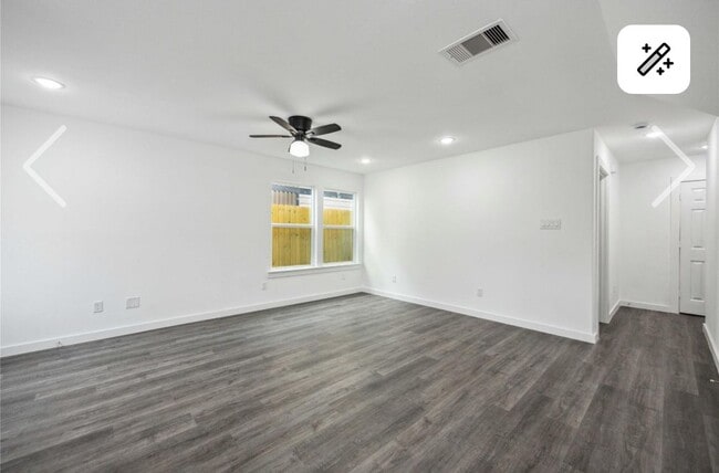 Building Photo - 2312 Wavell St