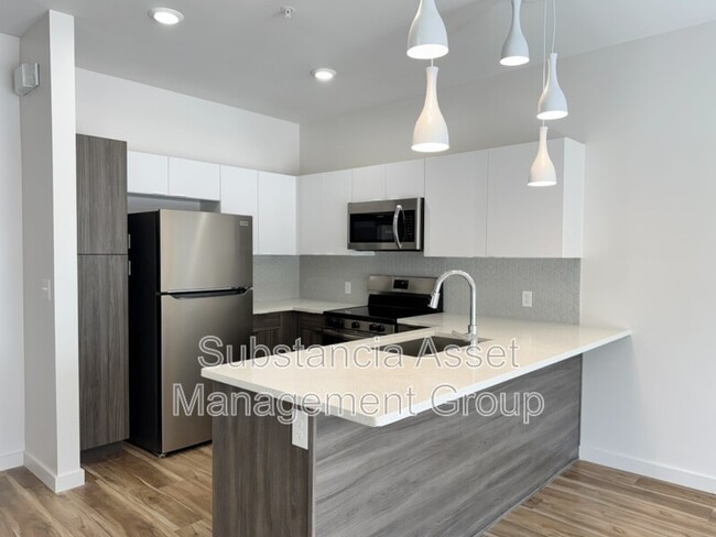 Building Photo - 1641 Midtown Pl