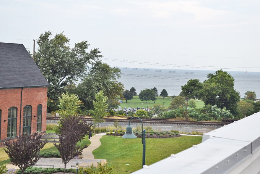 Lake views - 1247 W 75th St