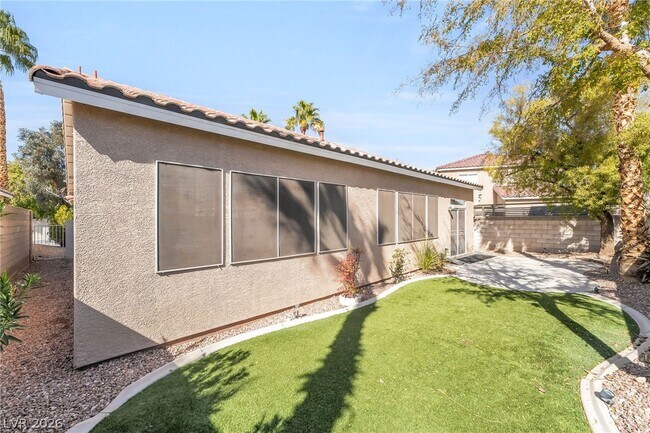 Building Photo - 9324 Heatwave St