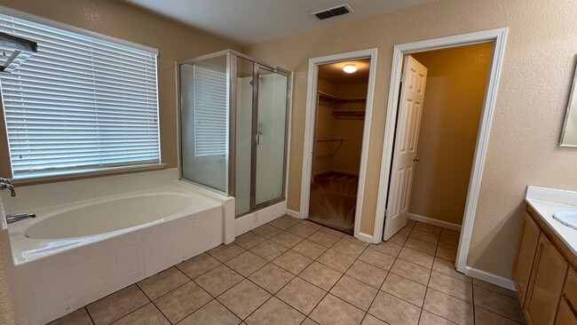 Building Photo - AVAILABLE! OPEN HOUSE Friday 2/26/26 at 5:30-6:30 pm