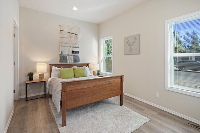 Building Photo - 3 Bed 2 Bath Brand New - Single level