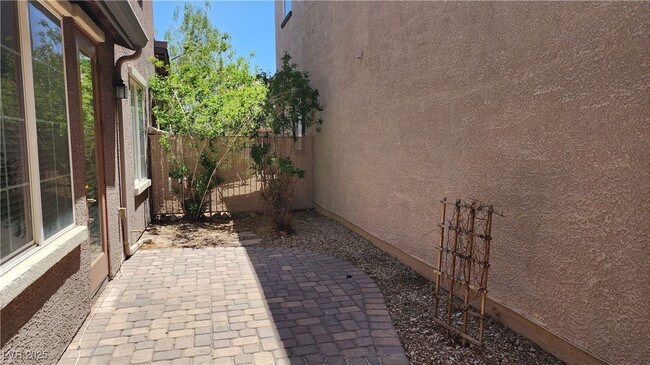 Building Photo - 10083 Bright Charisma Ct
