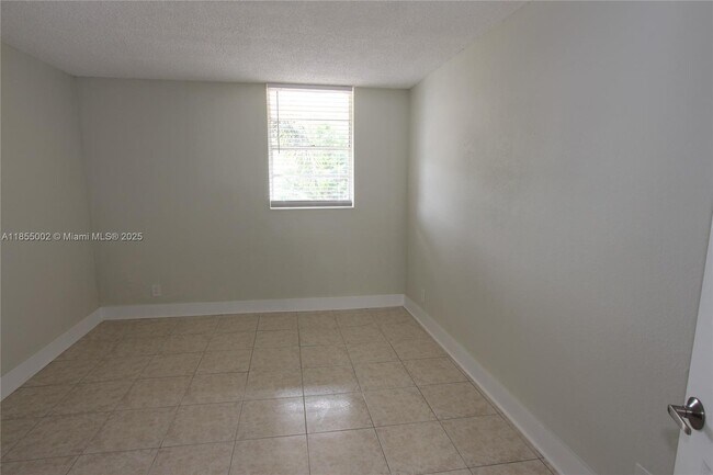 Building Photo - 4550 NW 9th St