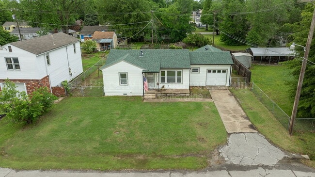 Building Photo - 314 N Birch St